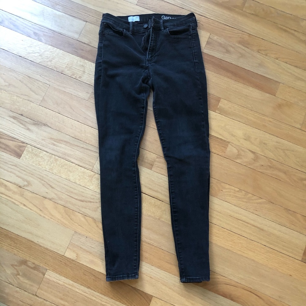High waisted black GAP skinny jeans